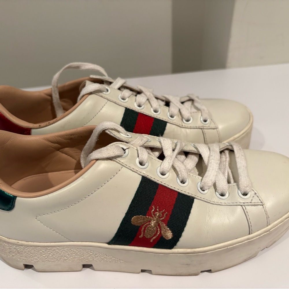 Gucci White Sneakers with Green and Red Stripes
